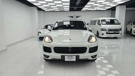 PORSCHE Cayenne Hybrid Platinum Edition  2017