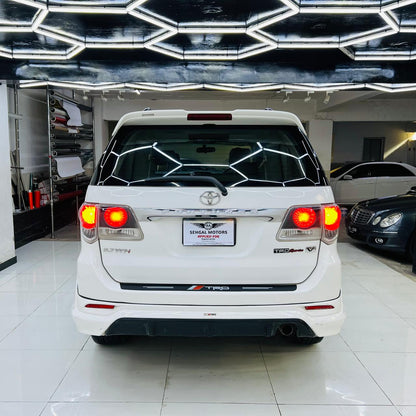 Toyota Fortuner V TRD Sportivo 2015