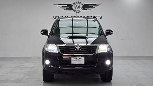 Toyota Hilux Vigo Invincible 2013