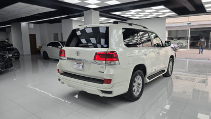 Toyota Land Cruiser AxG Selection  2016