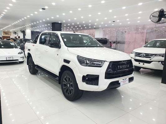 Toyota Hilux Revo GR-S 2025