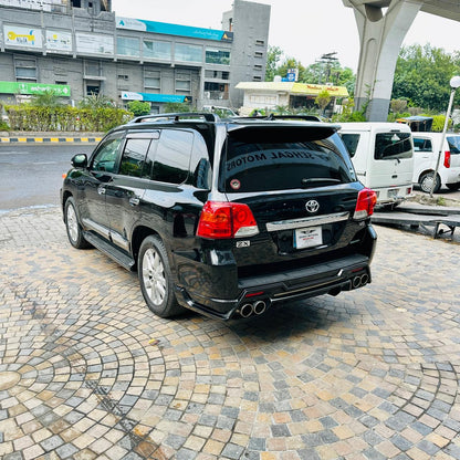 Toyota Land Cruiser ZX 4.6 Petrol 2013