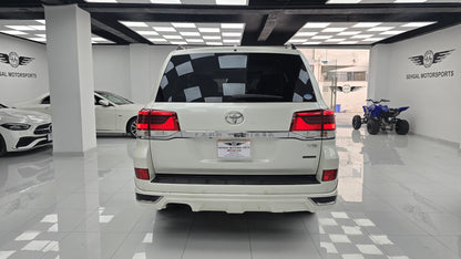 Toyota Land Cruiser AxG Selection  2016