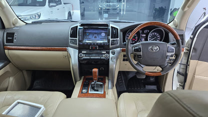 Toyota Land Cruiser AxG Selection  2013