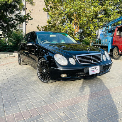 Mercedes Benz E 240 Avantgrade Model 2004