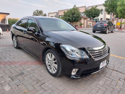 Toyota Crown Royal Saloon  Model 2010