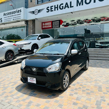 Daihatsu mira L SA3 2017