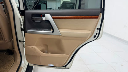 Toyota Land Cruiser Ax 2014