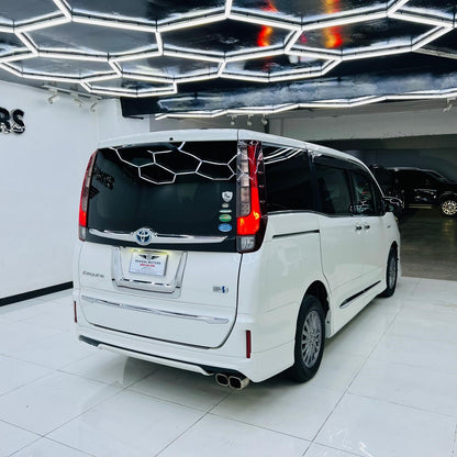 Toyota Esquire Gi Premium 2015