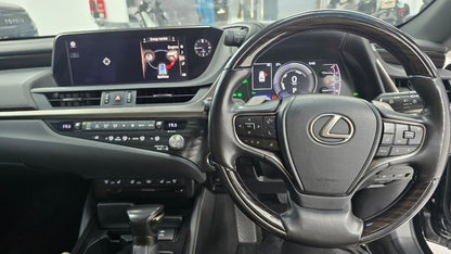 Lexus ES 2500cc Hybrid 2021