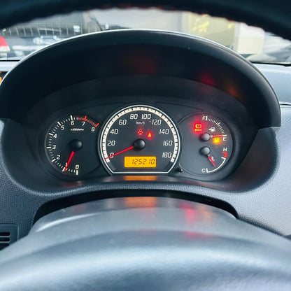 Suzuki Swift DLX 1.3 M/T 2014