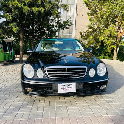 Mercedes Benz E 240 Avantgrade Model 2004