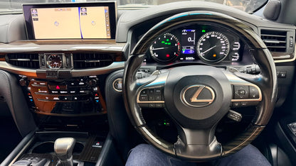 Lexus LX 570 Black Sequence 2020