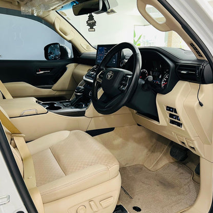 Toyota Land Cruiser LC 300 ZX 2022