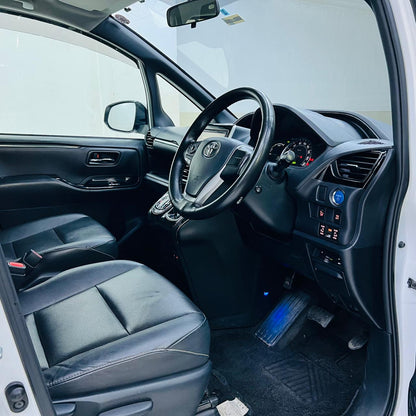 Toyota Esquire Gi Premium 2015