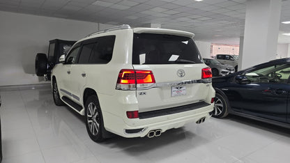 Toyota Land Cruiser AxG Selection  2013