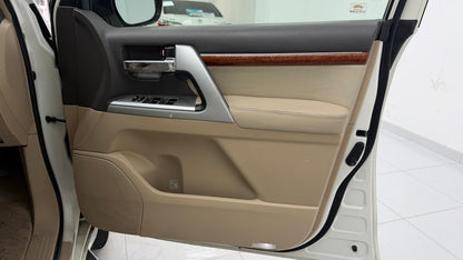 Toyota Land Cruiser Axg 2014