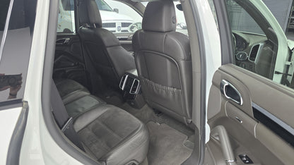 PORSCHE Cayenne Hybrid Platinum Edition  2017