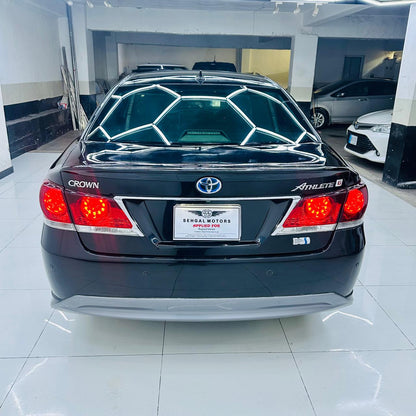 Toyota Crown ATHLETE Hybrid 2013