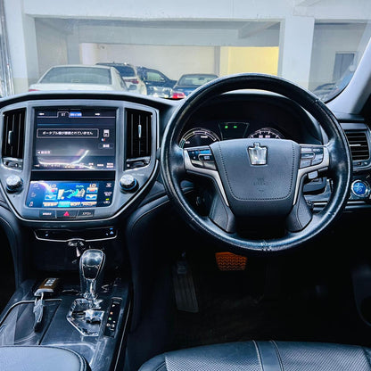 Toyota Crown ATHLETE Hybrid 2013