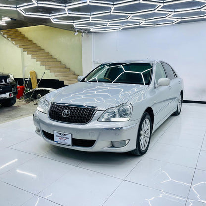 Toyota Crown Majesta Model 2006