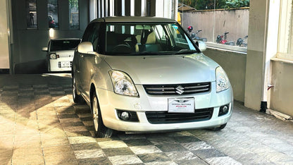 Suzuki Swift DLX A/T Navi 2017