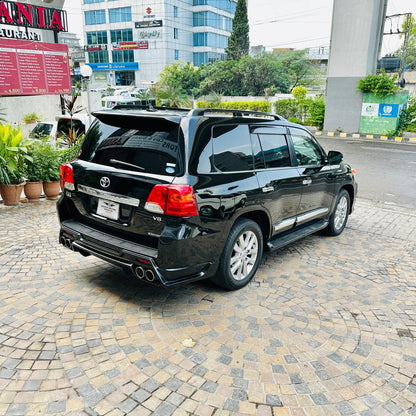Toyota Land Cruiser ZX 4.6 Petrol 2013