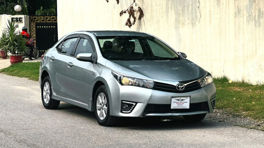 Toyota Corolla Altis 1.6 A/T 2015