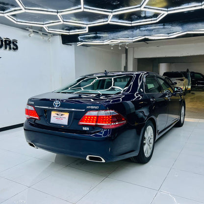 Toyota Crown 3.5L Hybrid Royal Saloon 2011