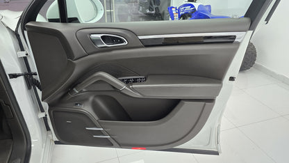 PORSCHE Cayenne Hybrid Platinum Edition  2017