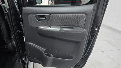 Toyota Hilux Vigo Invincible 2013