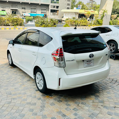 Toyota Prius Alpha Cx S Package  2020