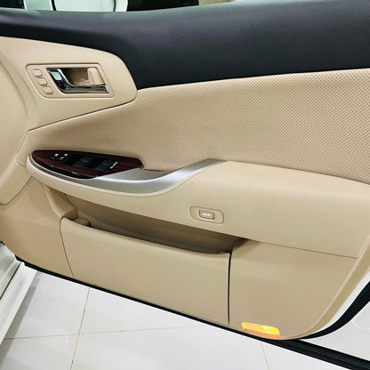Toyota Crown Royal Saloon G 3.5 Hybrid 2011