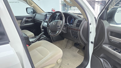 Toyota Land Cruiser Ax 2011
