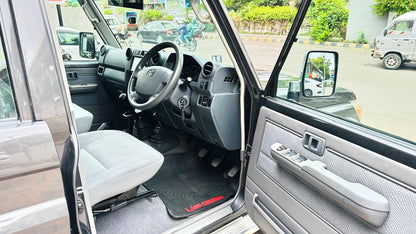 Toyota Land Cruiser 70 Series M/T 1997