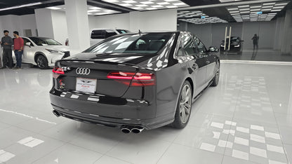 Audi S8 Plus Urus V8 twin turbo 2016