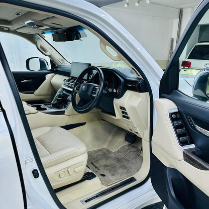 Toyota Land Cruiser LC 300 ZX 2022