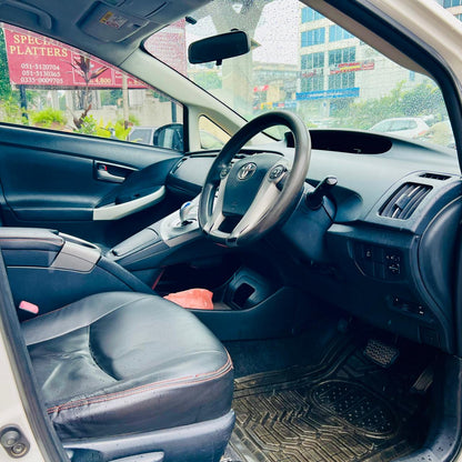 Toyota Prius S Package  2013