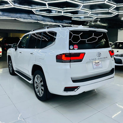 Toyota Land Cruiser LC 300 ZX 2022