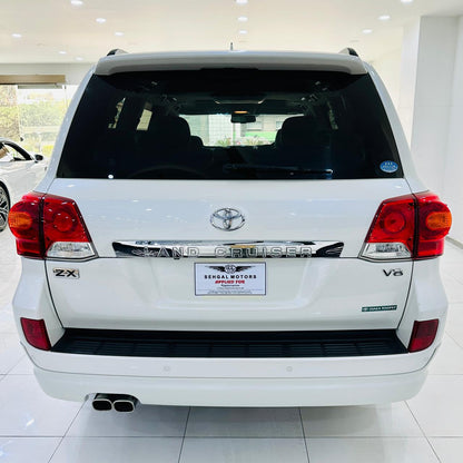 Toyota Land Cruiser ZX 4.6 Petrol 2014