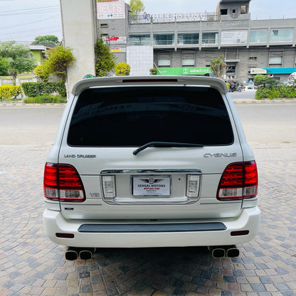 Toyota Land Cruiser Cygnus  Model 2002