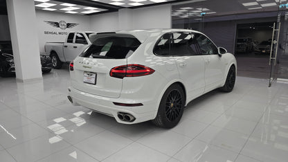 PORSCHE Cayenne Hybrid Platinum Edition  2017