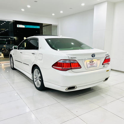 Toyota Crown Royal Saloon G 3.5 Hybrid 2011
