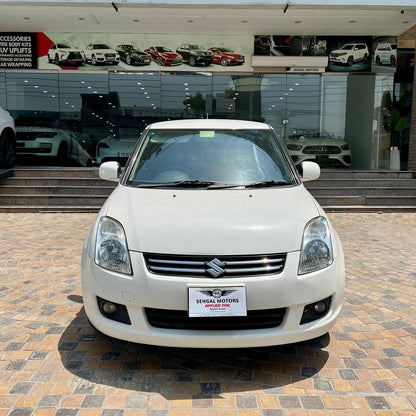Suzuki Swift DLX 1.3 M/T 2015