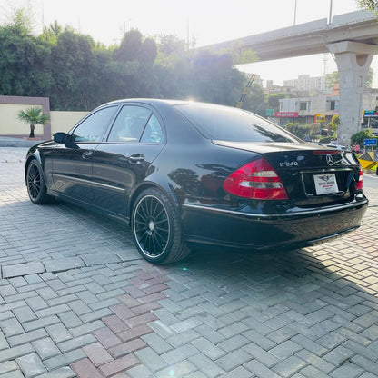 Mercedes Benz E 240 Avantgrade Model 2004