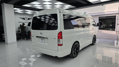 Toyota Hiace GL 2023
