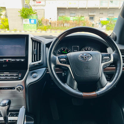 Toyota Land Cruiser ZX 4.6 Petrol 2020