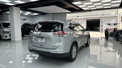 Nissan X-TRAIL Hybrid  2016