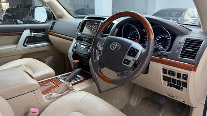 Toyota Land Cruiser Axg 2014