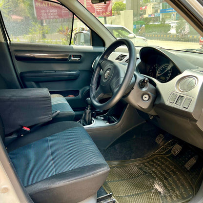 Suzuki Swift DLX 1.3 M/T 2015